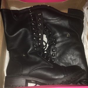 Charlotte Russe boots fur inside size 6